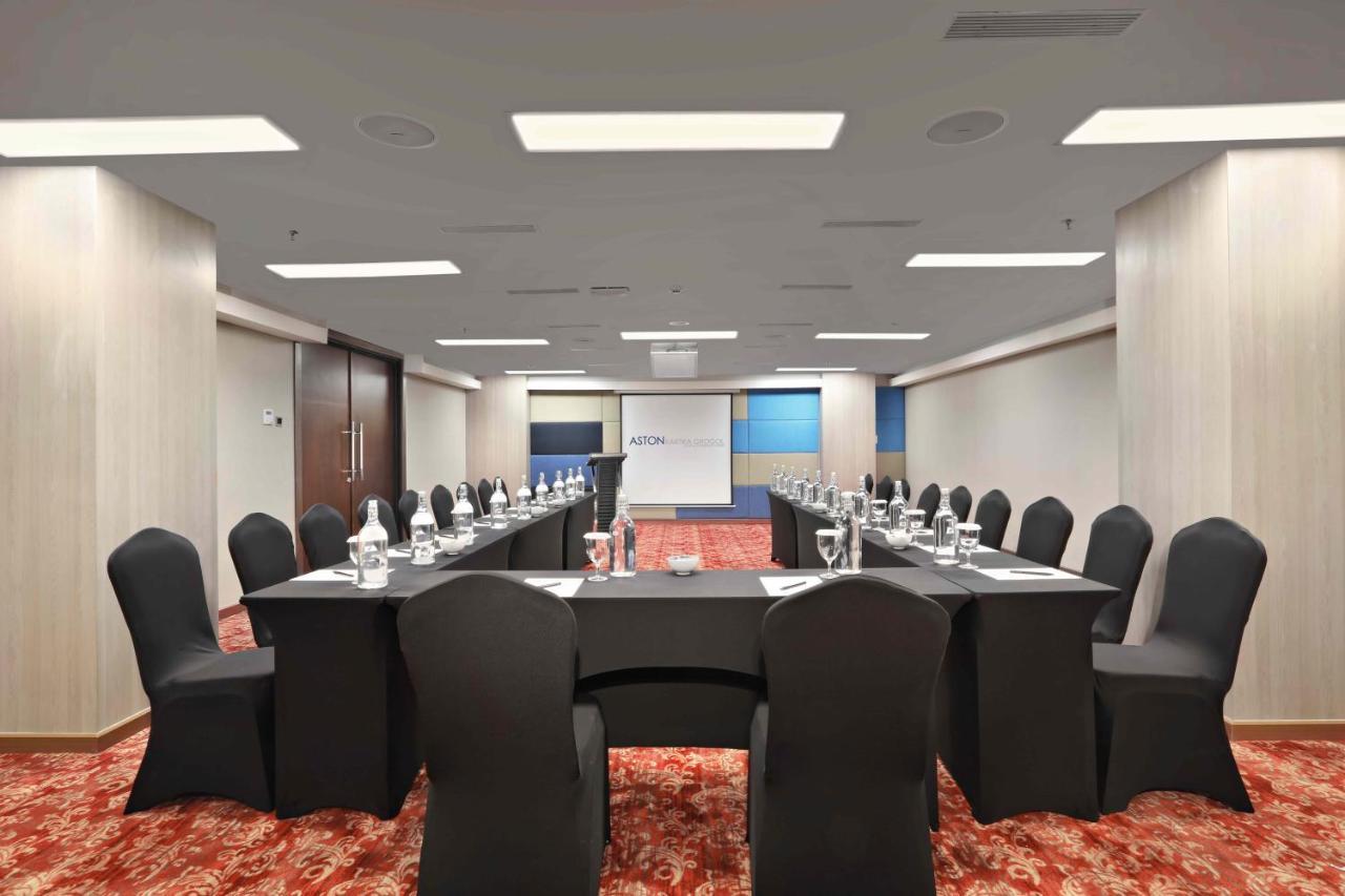 Aston Kartika Grogol Hotel & Conference Center Yakarta Exterior foto