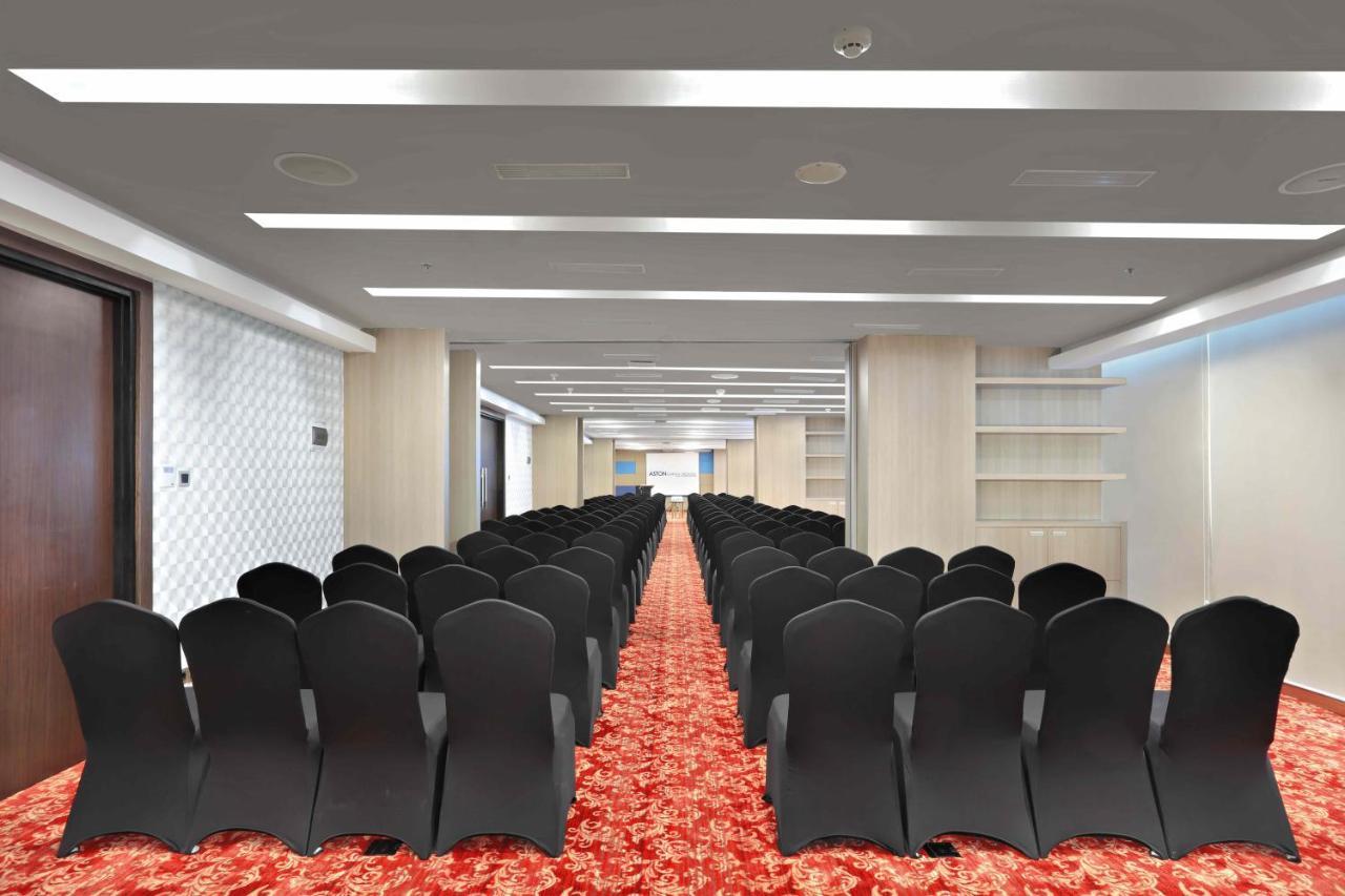 Aston Kartika Grogol Hotel & Conference Center Yakarta Exterior foto