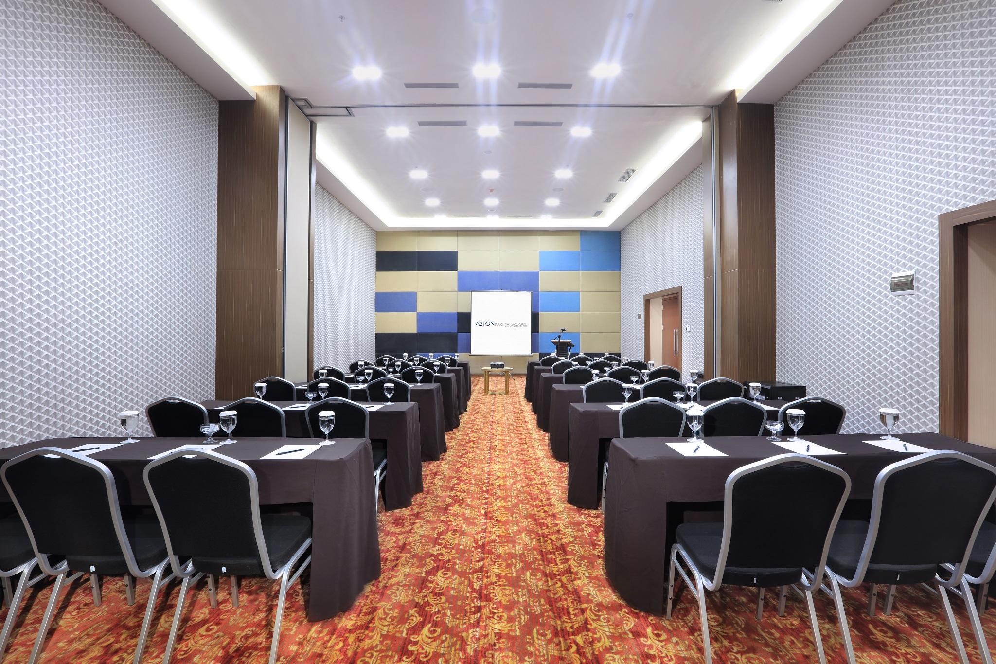 Aston Kartika Grogol Hotel & Conference Center Yakarta Exterior foto