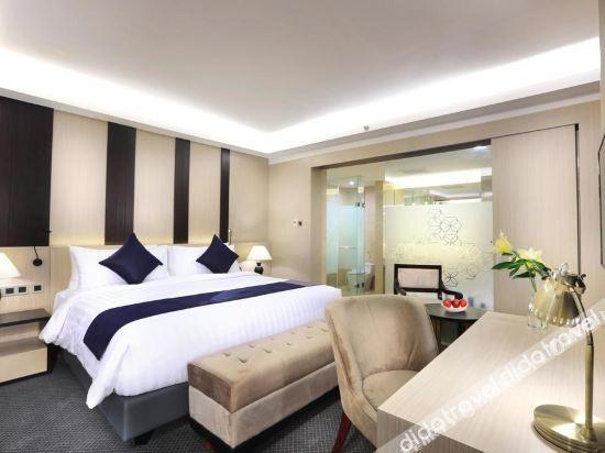 Aston Kartika Grogol Hotel & Conference Center Yakarta Exterior foto