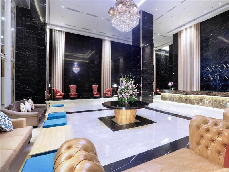 Aston Kartika Grogol Hotel & Conference Center Yakarta Exterior foto