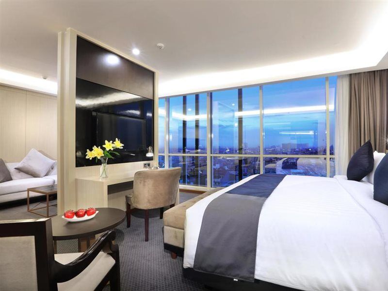 Aston Kartika Grogol Hotel & Conference Center Yakarta Exterior foto